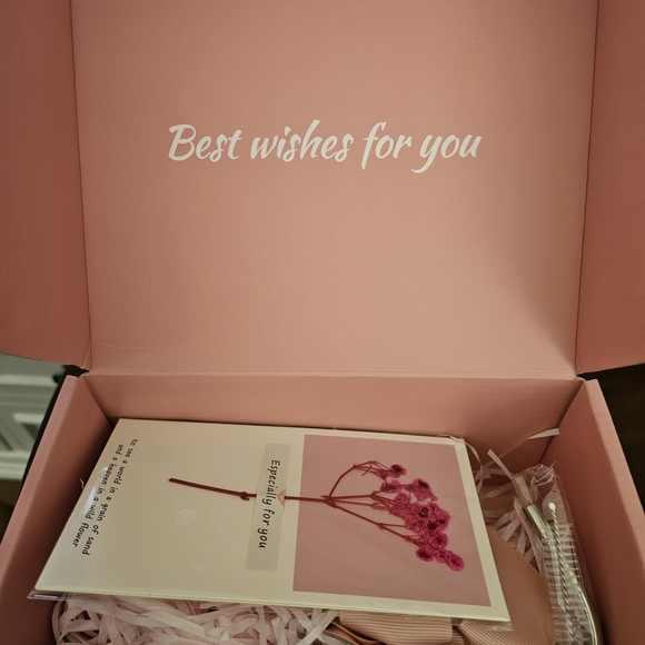 Pink Gift Box with Short Tumbler and Bath Bomb - Picture 5 of 11